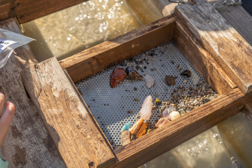 Gem Panning at Bluff Dwellers Cave