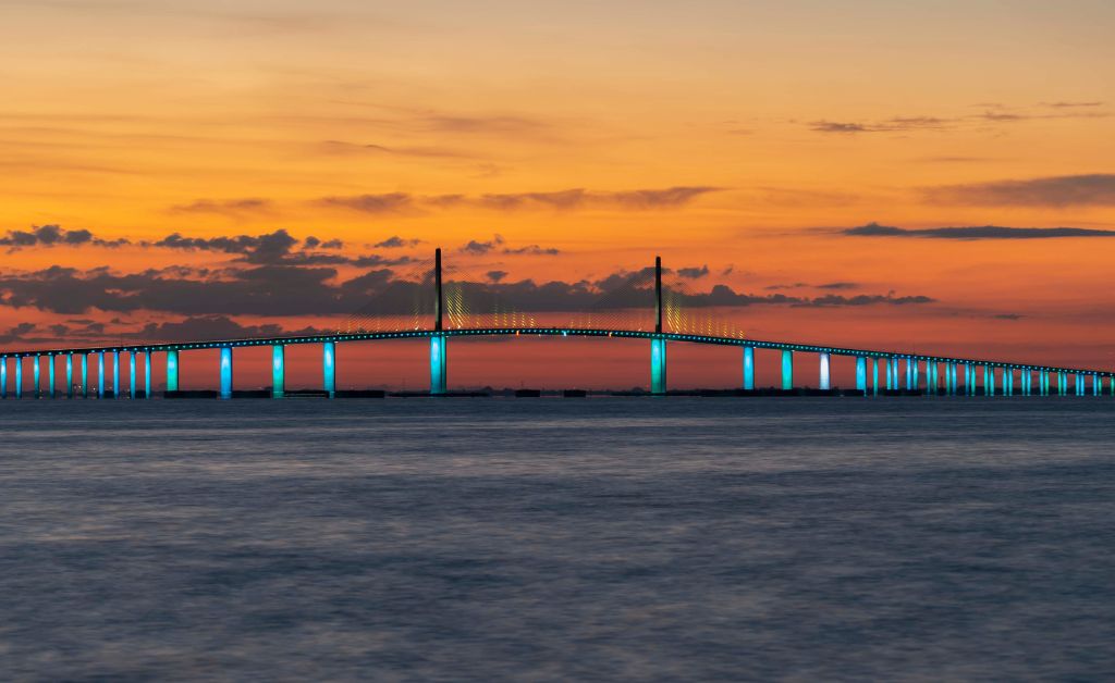 st petersburg florida sunset with bridge outlined