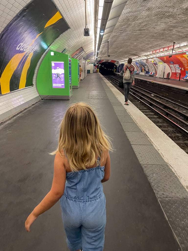 3-Days-In-Paris-On-A-Budget-Paris-Metro